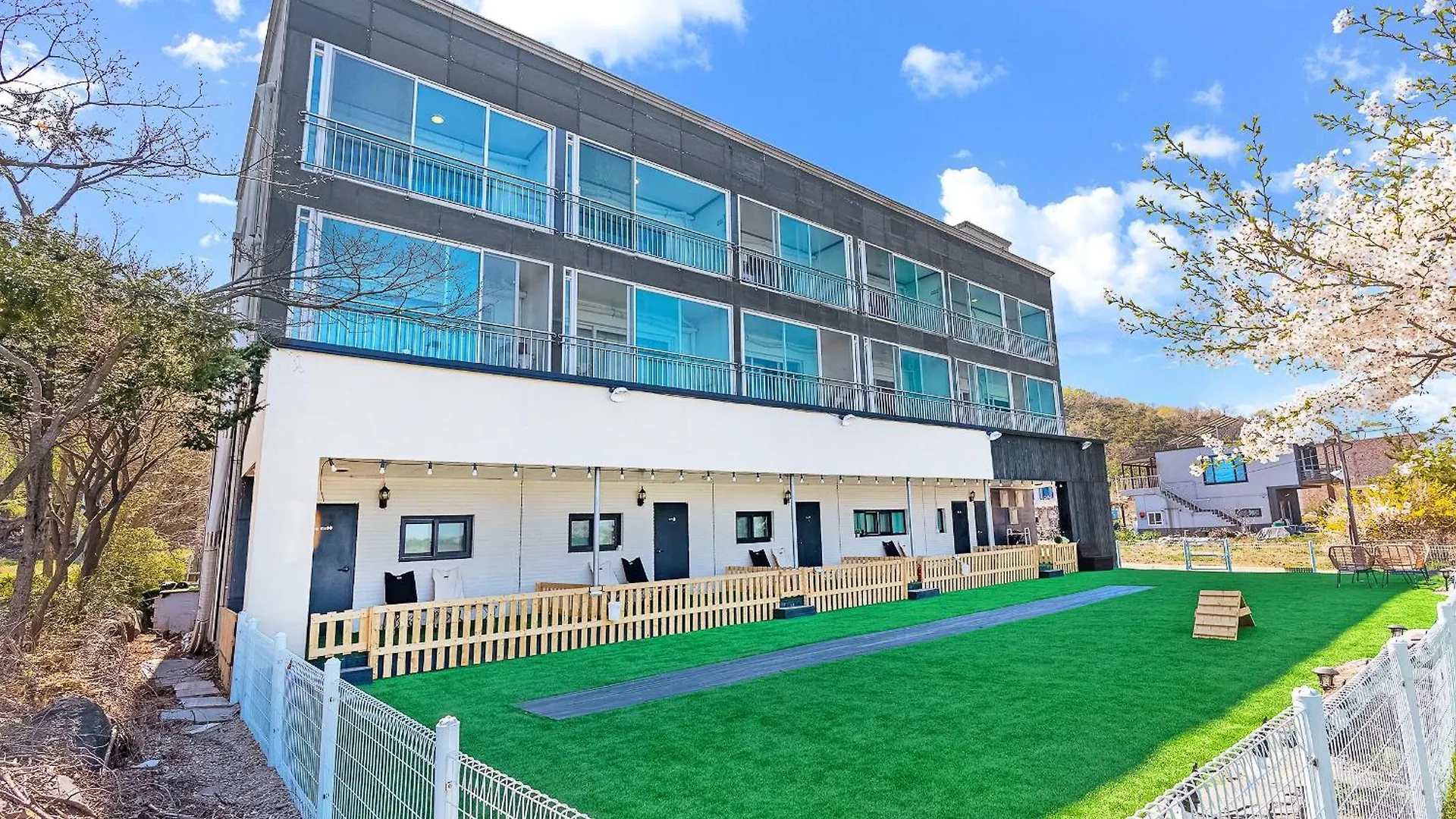 Youngheungdo Glamdog Pet Friendly Yeongheung 4*, Incheon South Korea